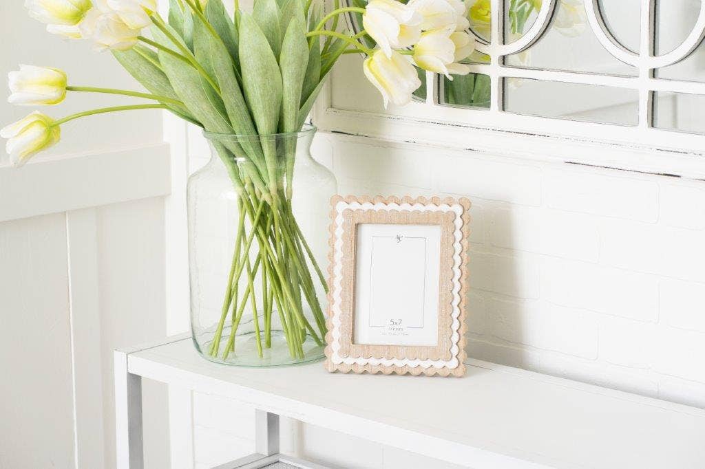5X7 Natural/White Wood Scallop Photo Frame
