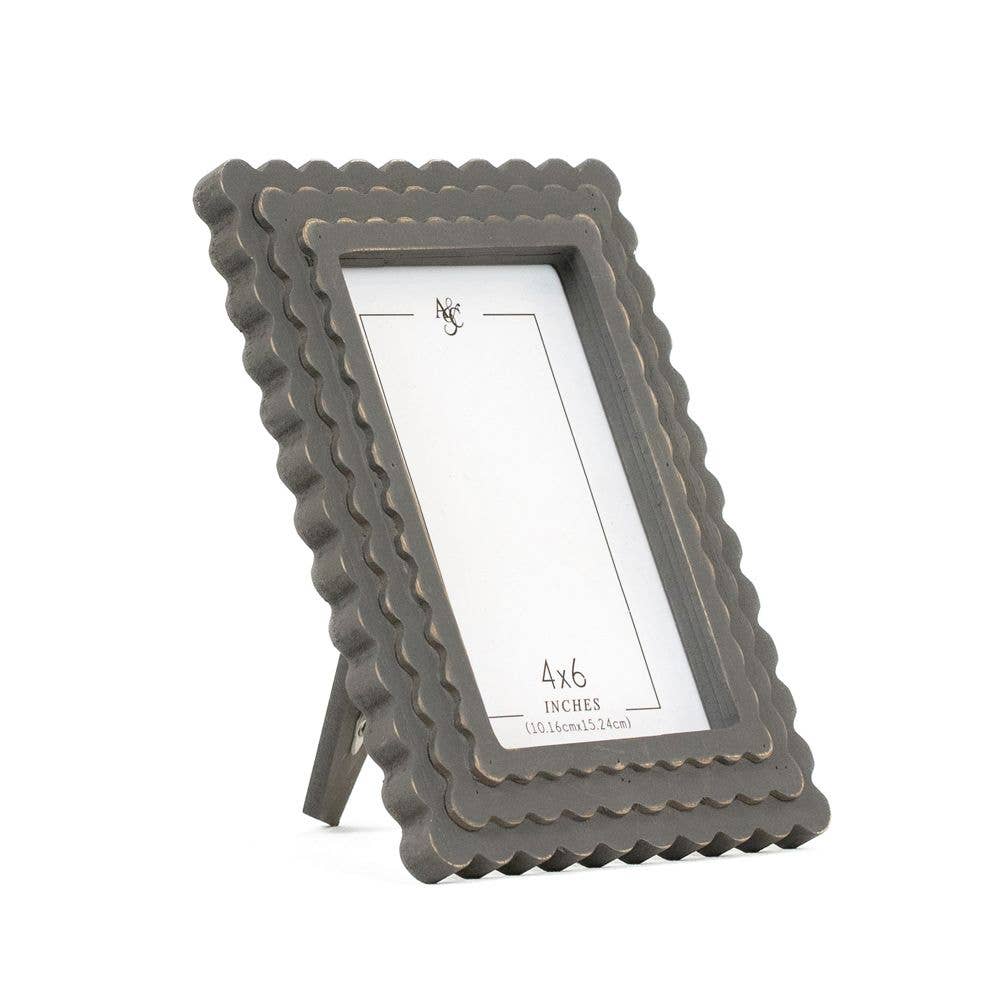12061 - 6x8 wood scallop photo frame (4x6) grey Home Decor