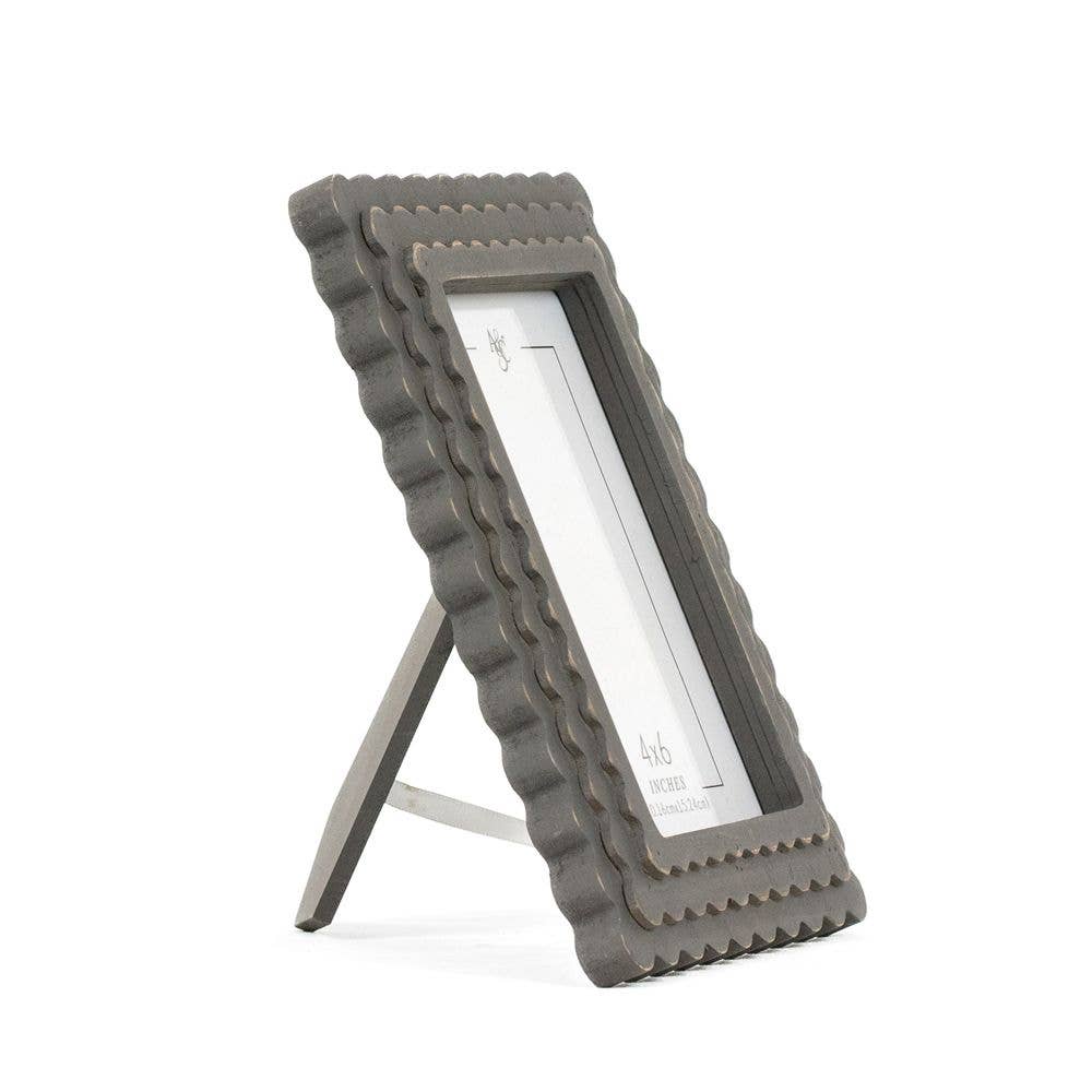 12061 - 6x8 wood scallop photo frame (4x6) grey Home Decor