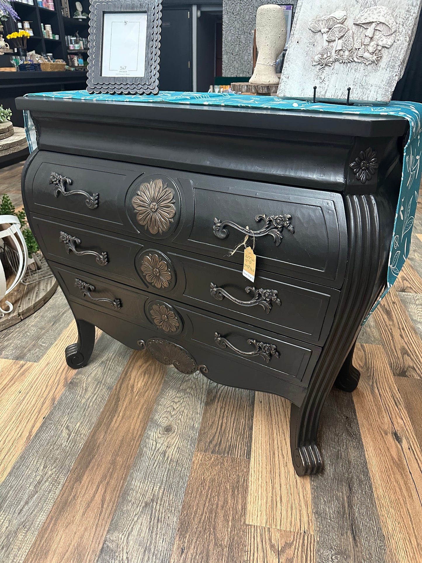 Bombay Chest