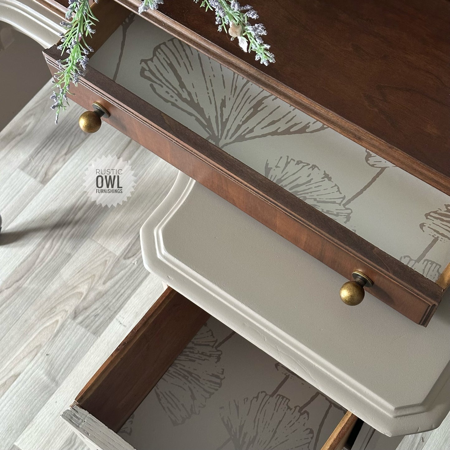 Vintage Vanity Table