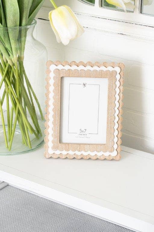 5X7 Natural/White Wood Scallop Photo Frame
