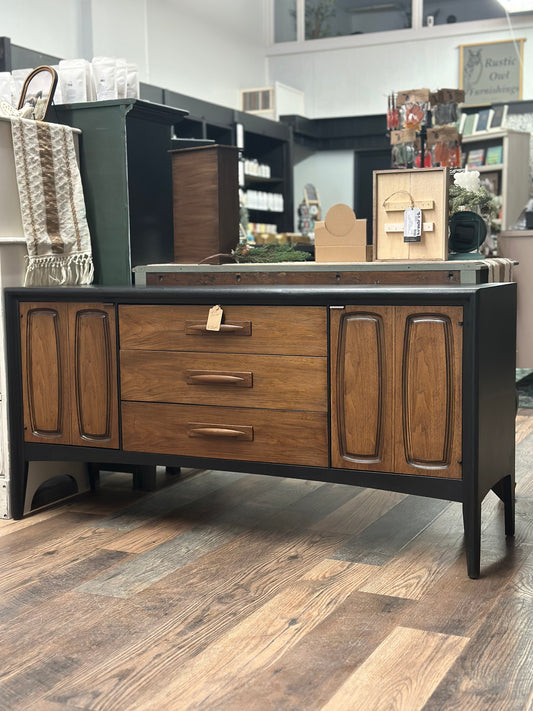 Broyhill Emphasis Credenza