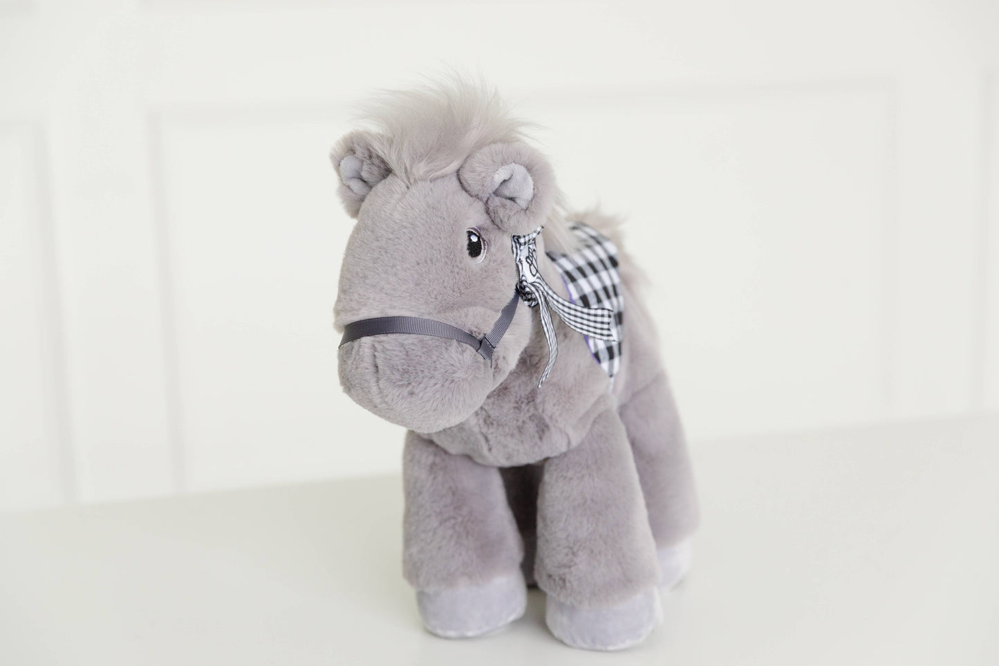 ENGLISH HORSE — GRAY