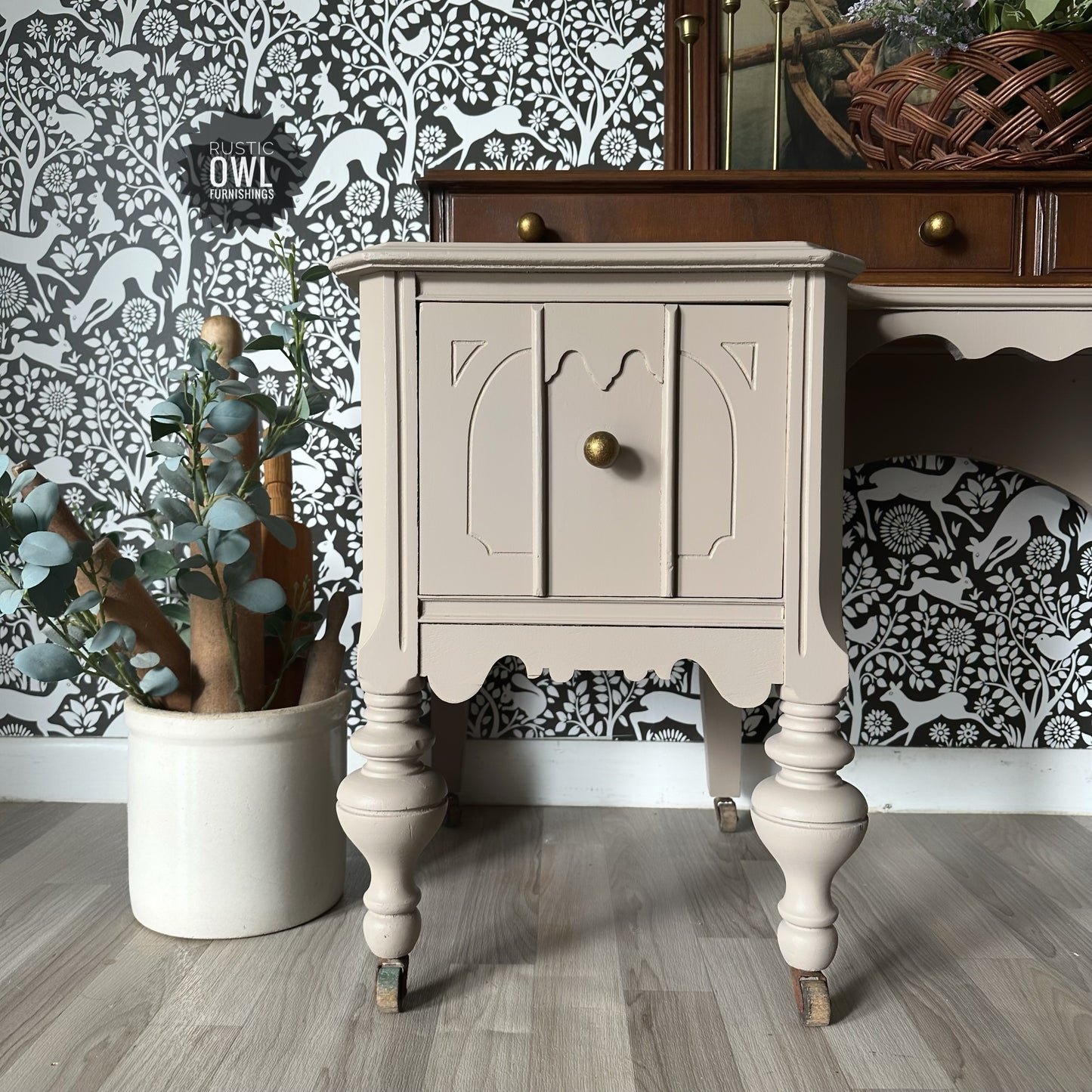 Vintage Vanity Table