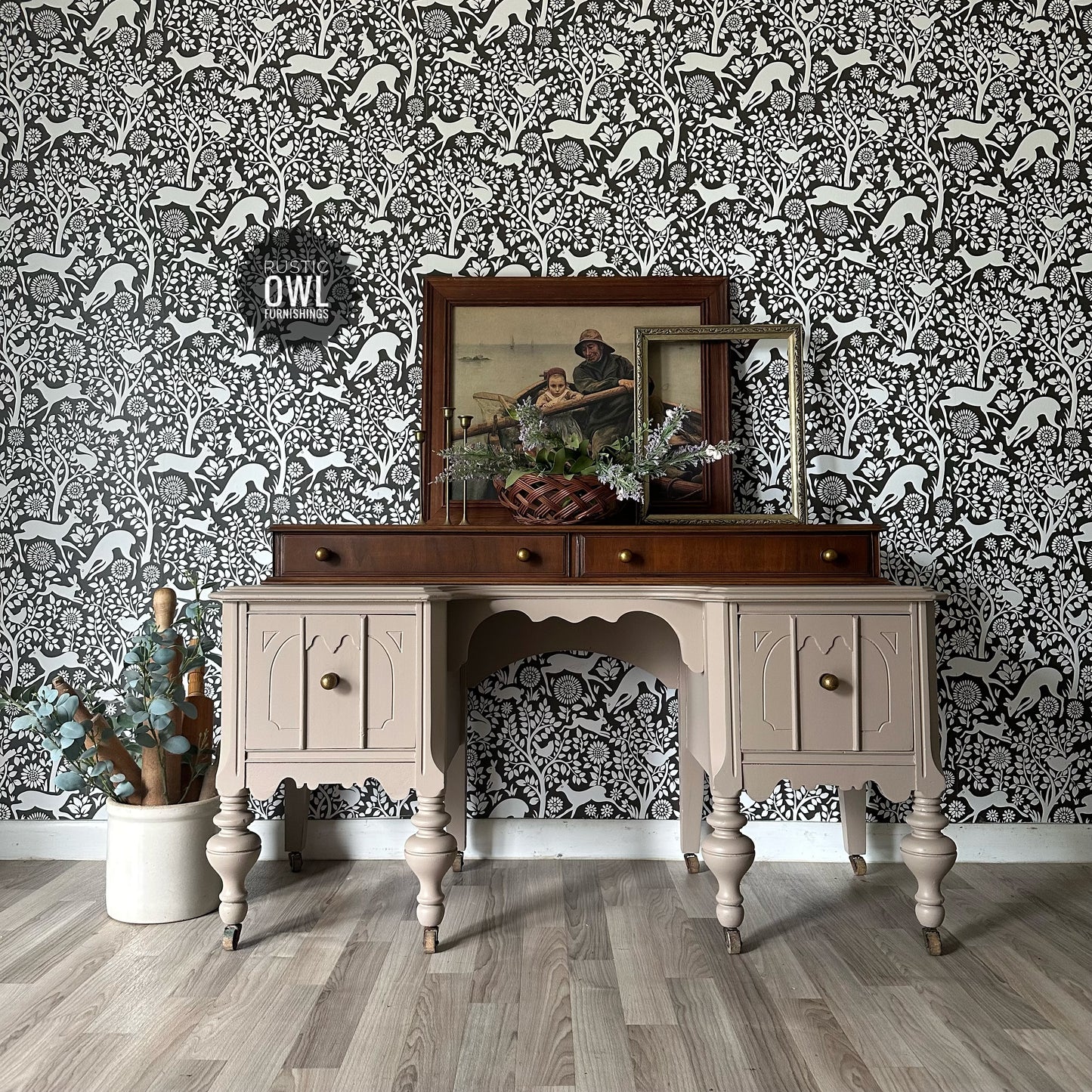 Vintage Vanity Table