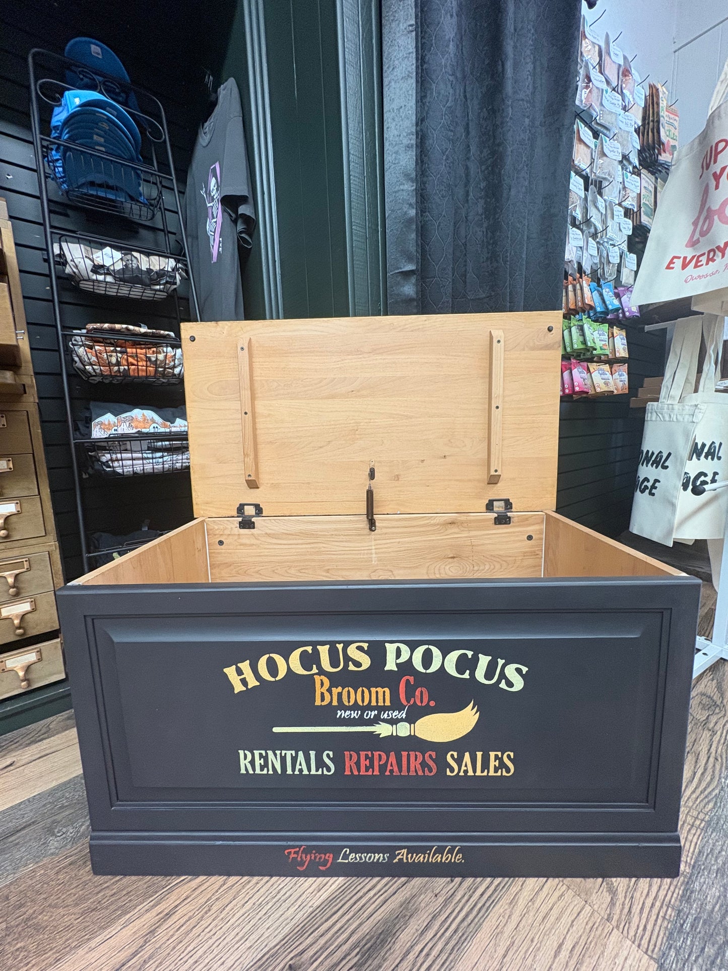 Hocus Pocus Chest