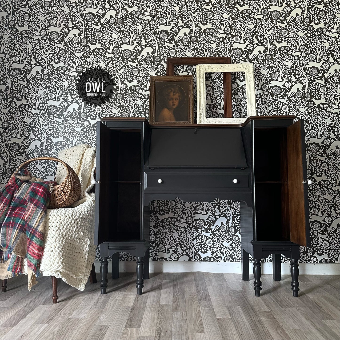 Secretary Double Cabinet