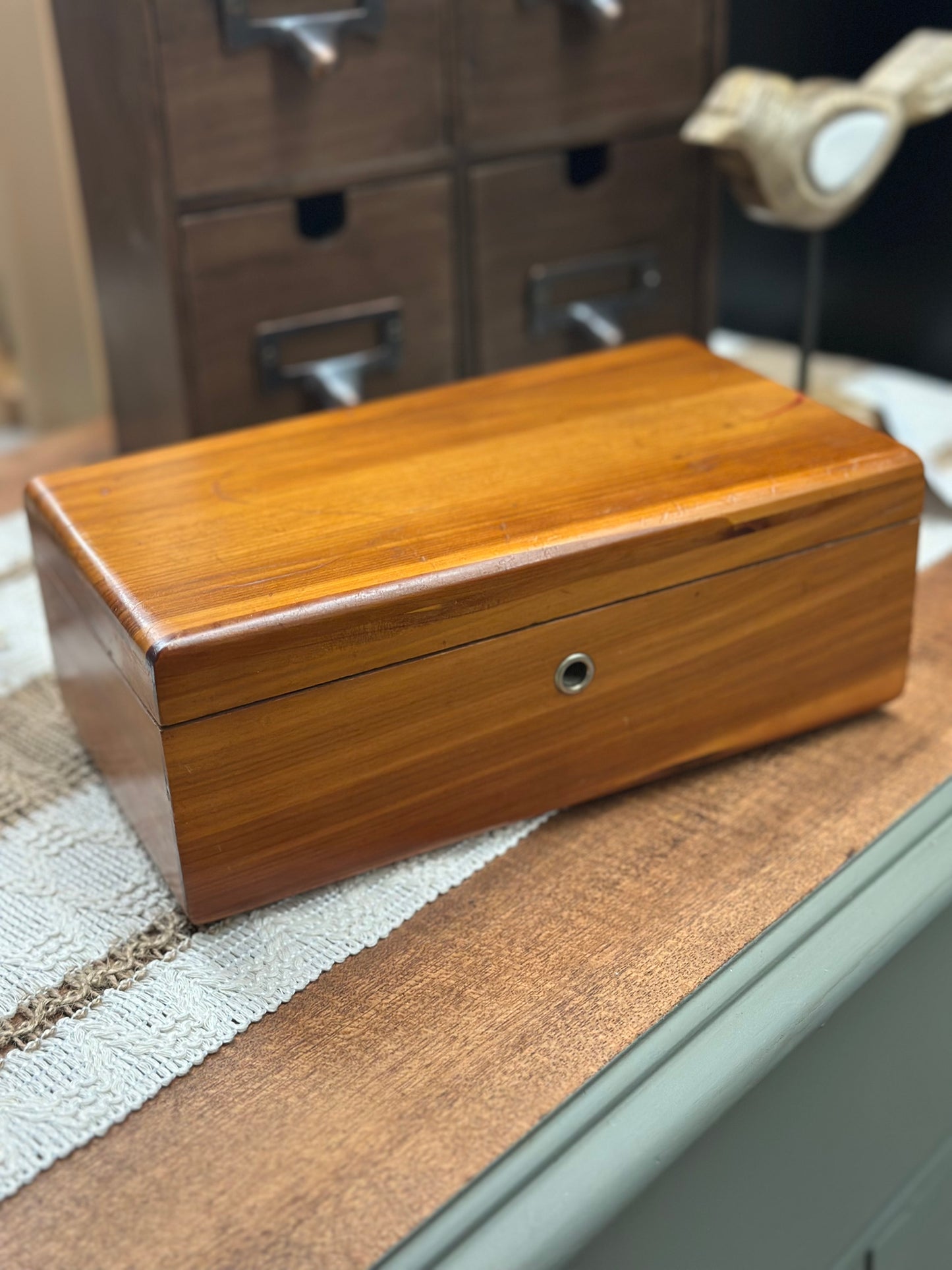 Vintage Lane Cedar Box