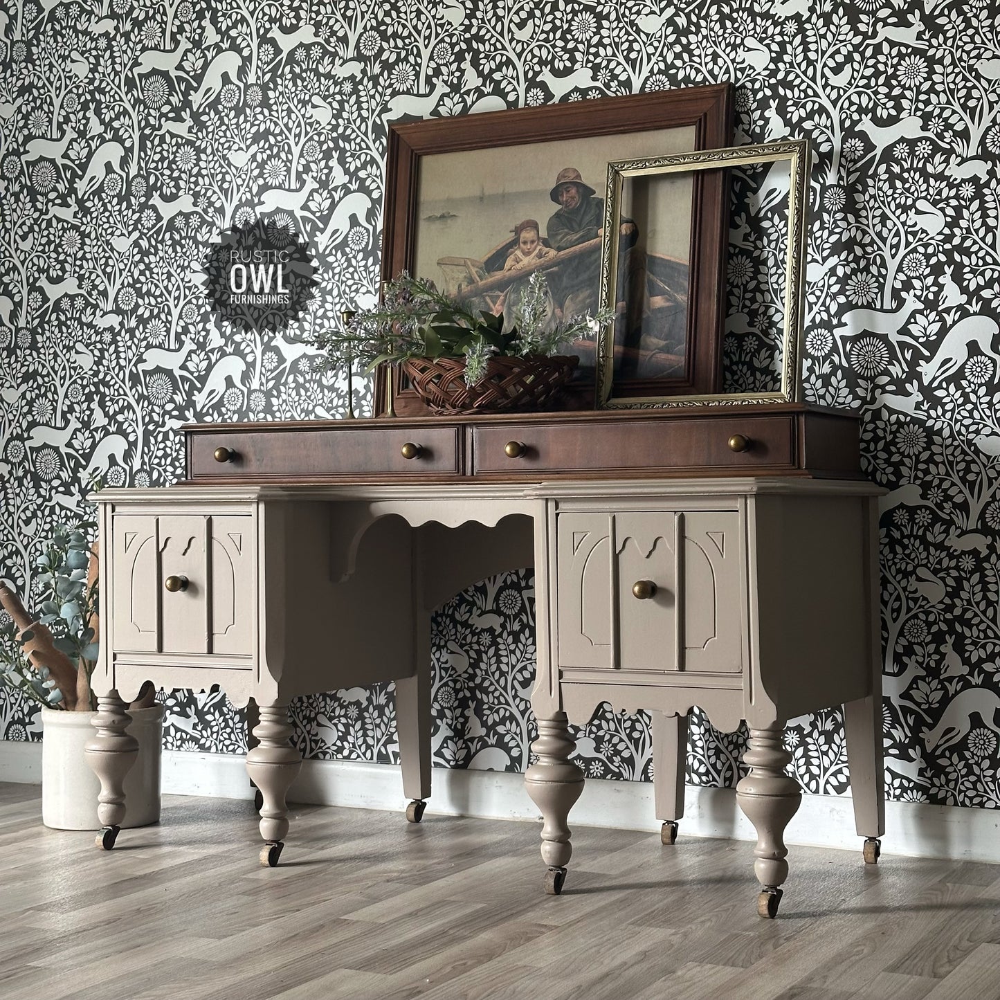 Vintage Vanity Table