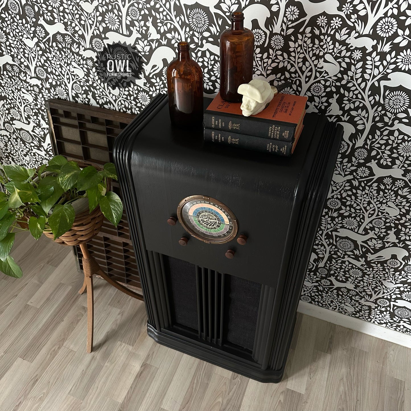 Vintage Truetone Radio