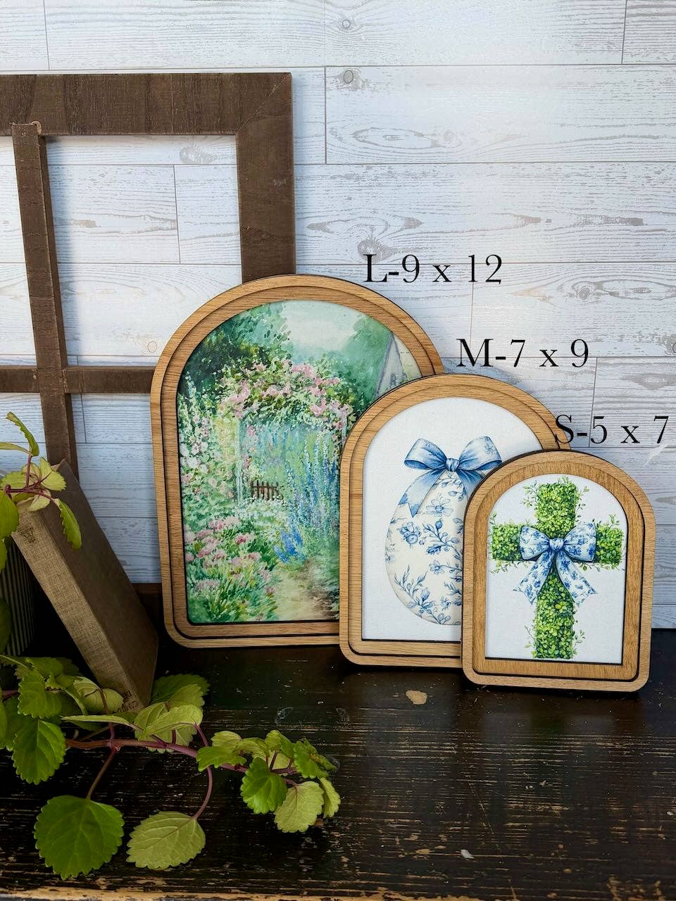 Bunny Daisy Landscape Arch Wood Frame